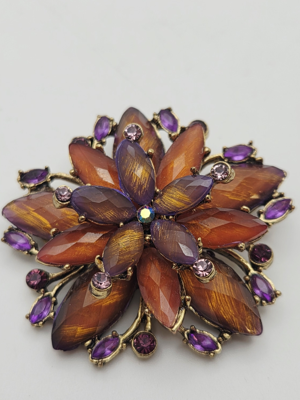 Brooch Pin 3 Tiered Oval Shaped Stones Unsigned Stunning - Picture 5 of 5